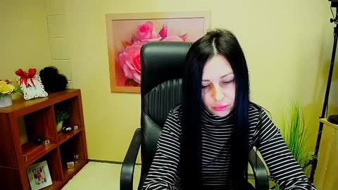 Luisa online show from 12/24/24, 12:00