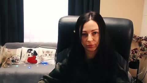 Luisa online show from 10/24/25, 07:38