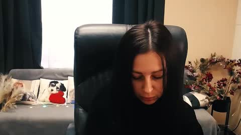 Luisa online show from 11/21/25, 09:08