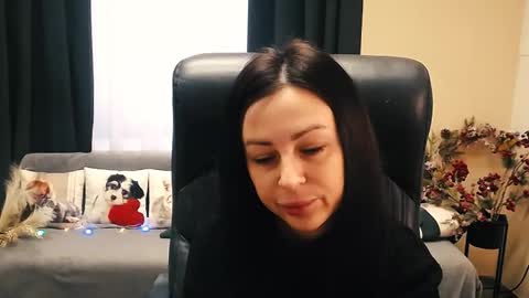 Luisa online show from 11/26/25, 07:42