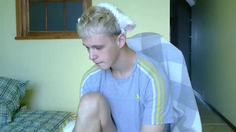 Snapshot of timkinky chatting on 10/31/25, 06:25 Tim WhiteS online show from 10/31/25, 06:25