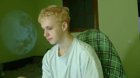 Snapshot of timkinky chatting on 11/24/25, 09:42 Tim WhiteS online show from 11/24/25, 09:42