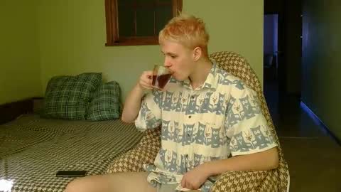 Snapshot of timkinky chatting on 11/25/25, 10:26 Tim WhiteS online show from 11/25/25, 10:26