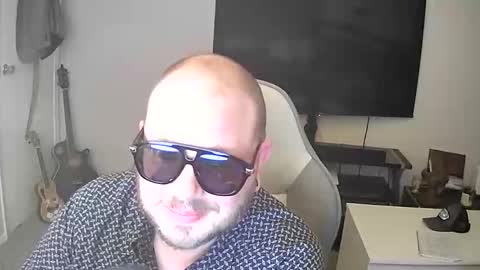 Snapshot of timmusmax chatting on 04/24/26, 01:19 Zephyr online show from 04/24/26, 01:19