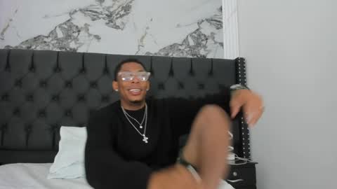 Snapshot of timosx_ chatting on 05/06/26, 01:27 Timo online show from 05/06/26, 01:27