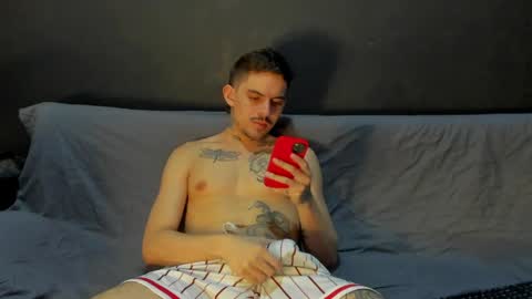 Snapshot of timothy_eliot chatting on 05/06/26, 05:25 wanna play bareback uncut colombian couple new twink bbk online show from 05/06/26, 05:25