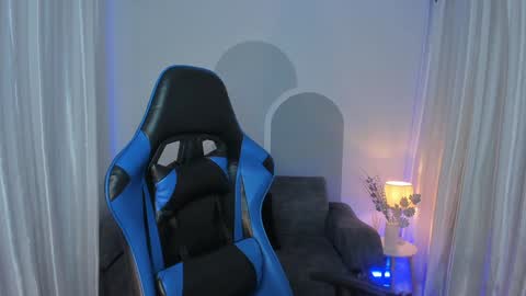 Snapshot of timothy_jones1 chatting on 12/15/24, 10:47 timi jones online show from 12/15/24, 10:47