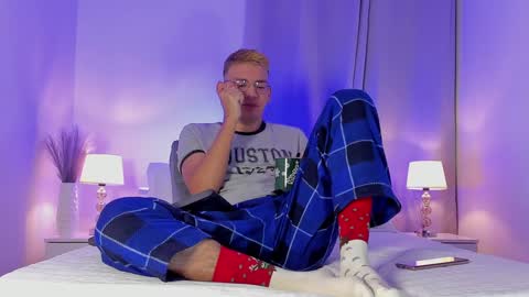 Snapshot of timothy_jones1 chatting on 12/19/24, 10:56 timi jones online show from 12/19/24, 10:56