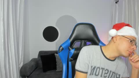 Snapshot of timothy_jones1 chatting on 12/24/24, 10:44 timi jones online show from 12/24/24, 10:44