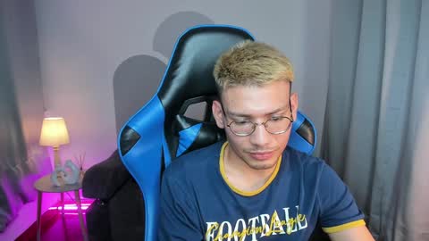 Snapshot of timothy_jones1 chatting on 01/10/25, 01:10 timi jones online show from 01/10/25, 01:10