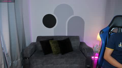 Snapshot of timothy_jones1 chatting on 01/10/25, 11:43 timi jones online show from 01/10/25, 11:43