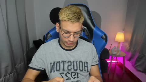 Snapshot of timothy_jones1 chatting on 01/11/25, 10:51 timi jones online show from 01/11/25, 10:51