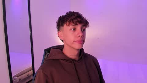 Timothy 21 years old online show from 12/01/25, 08:36