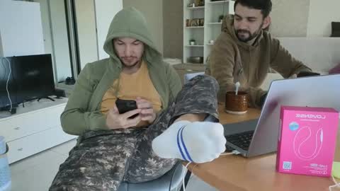 Snapshot of timyan32 chatting on 11/28/25, 06:16 Fillipp Moris online show from 11/28/25, 06:16