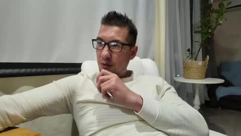 Snapshot of timyan32 chatting on 04/19/26, 08:00 Fillipp Moris online show from 04/19/26, 08:00