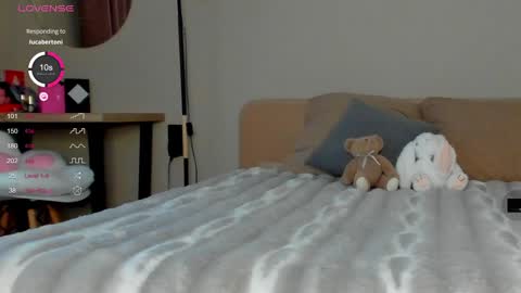 Snapshot of tina__bestie chatting on 12/17/24, 08:45 Tina online show from 12/17/24, 08:45