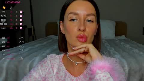 Snapshot of tina__bestie chatting on 12/18/24, 09:04 Tina online show from 12/18/24, 09:04