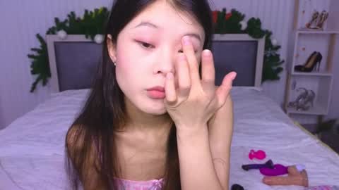 tina__kim online show from 12/20/24, 04:42