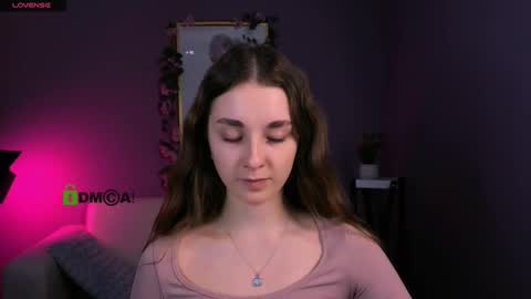 Snapshot of tina_bright_ chatting on 12/17/25, 08:26 tina bright online show from 12/17/25, 08:26