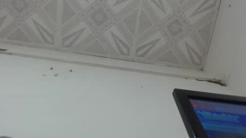 Snapshot of tina_cutexx chatting on 02/14/25, 04:15 tina cutexx online show from 02/14/25, 04:15