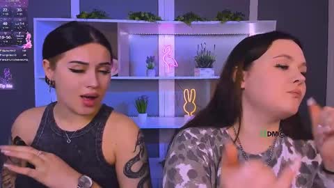 Snapshot of tina_golden1 chatting on 04/07/26, 12:55 tina_golden1 online show from 04/07/26, 12:55