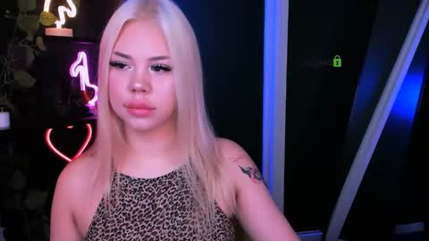 Snapshot of tina_golden1 chatting on 04/13/26, 06:41 tina_golden1 online show from 04/13/26, 06:41