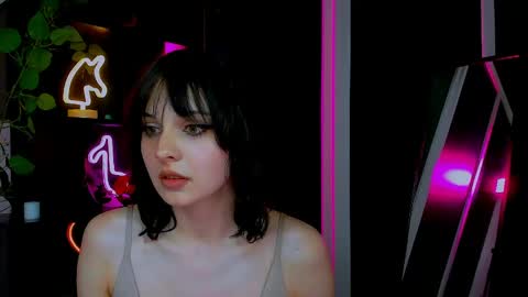 Snapshot of tina_golden1 chatting on 04/15/26, 11:17 tina_golden1 online show from 04/15/26, 11:17