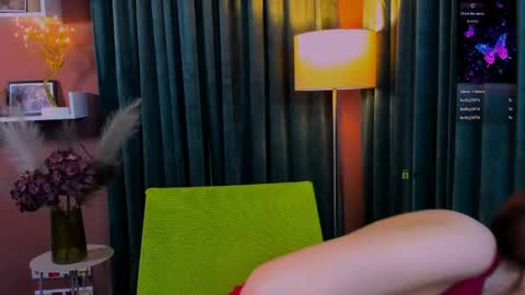 Snapshot of tina_golden1 chatting on 04/25/26, 01:41 tina_golden1 online show from 04/25/26, 01:41