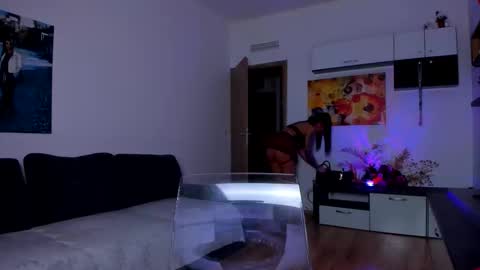 Snapshot of tina_kart3r chatting on 02/03/26, 09:42 Andreea online show from 02/03/26, 09:42