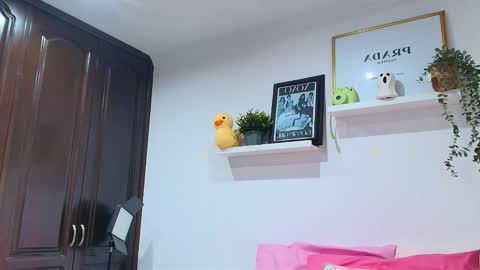 Tina Wild online show from 11/24/25, 12:49