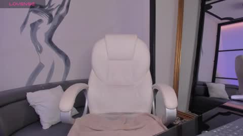 Tina  online show from 02/11/25, 07:05