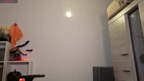 Snapshot of tinaangelll chatting on 10/11/25, 05:44 Tina Angel online show from 10/11/25, 05:44