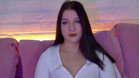 TinaBurton online show from 11/18/25, 05:01