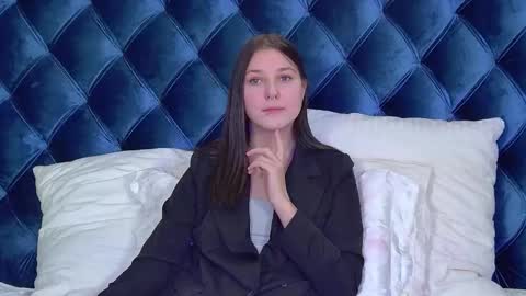 TinaBurton online show from 11/29/25, 04:10