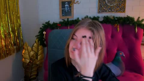 Tina Davil online show from 12/19/24, 08:34