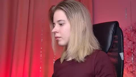 Snapshot of tinadavil chatting on 02/06/26, 09:23 Tina Davil online show from 02/06/26, 09:23