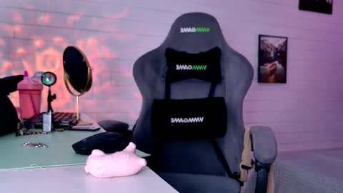 Snapshot of tinadavil chatting on 03/04/26, 09:15 Tina Davil online show from 03/04/26, 09:15