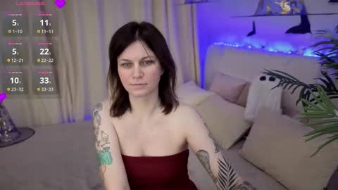 Snapshot of tinamelt chatting on 10/31/25, 08:10 TinaMelt online show from 10/31/25, 08:10