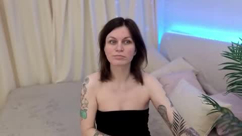 Snapshot of tinamelt chatting on 11/09/25, 07:23 TinaMelt online show from 11/09/25, 07:23