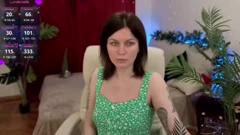 Snapshot of tinamelt chatting on 11/16/25, 04:45 TinaMelt online show from 11/16/25, 04:45