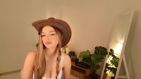 Tina online show from 04/03/26, 01:31