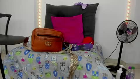 Snapshot of tinas_smith chatting on 04/03/26, 01:53 tinas_smith online show from 04/03/26, 01:53