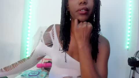 Snapshot of tinas_smith chatting on 07/30/26, 02:27 tinas_smith online show from 07/30/26, 02:27