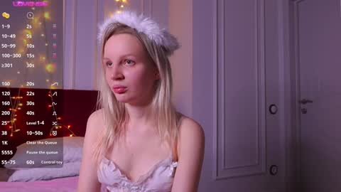 tinasiner online show from 12/29/24, 01:49