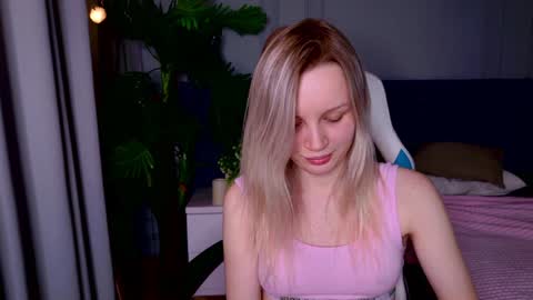 tinasiner online show from 01/14/25, 02:22