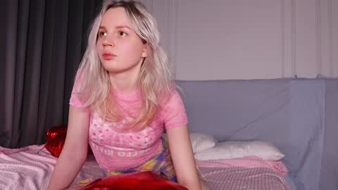 tinasiner online show from 02/05/25, 01:44