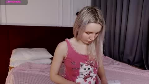 tinasiner online show from 02/23/25, 02:04