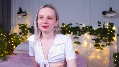 tinasiner online show from 03/08/25, 05:11