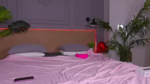 tinasiner online show from 03/10/25, 07:07