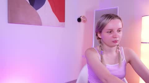 tinasiner online show from 11/04/25, 02:49